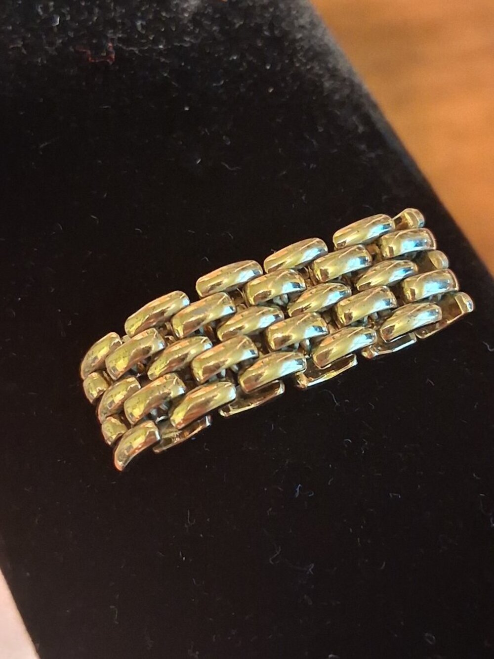 🌟🌟💍Vintage Avon Gold‑Tone Woven Band Ring - Picture 2 of 7